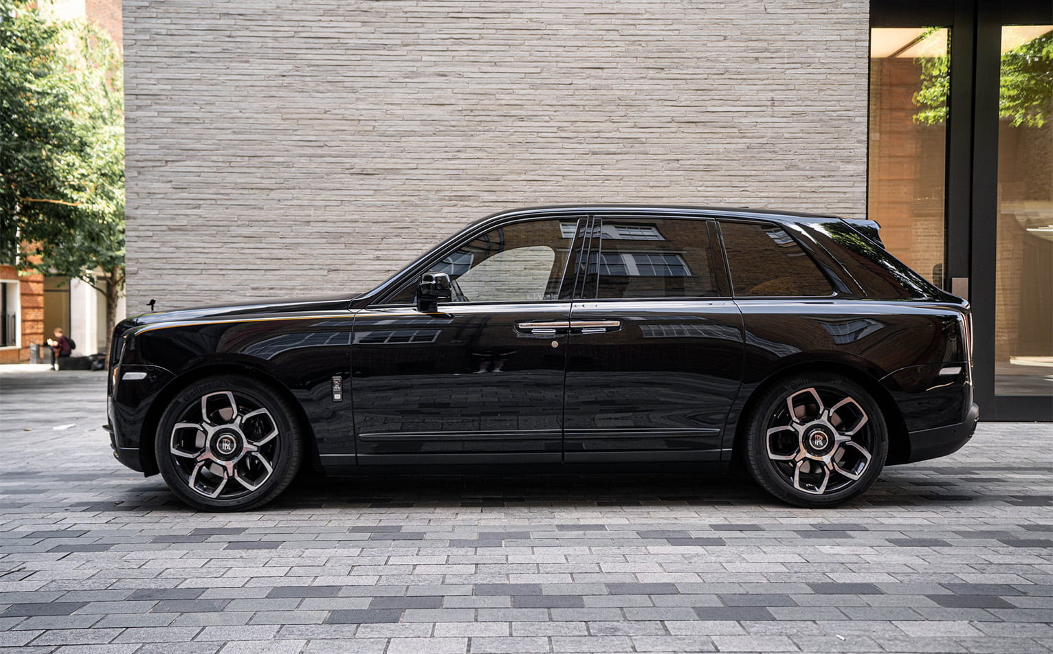 Rolls-Royce Cullinan front view