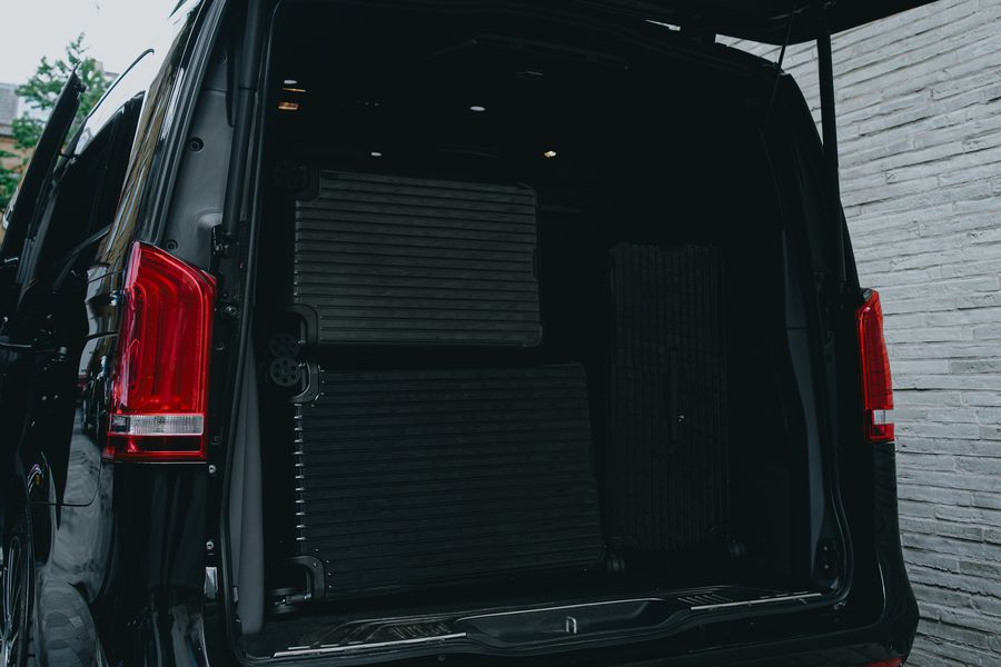 Luggage space in the rear of the Mercedes-Benz V-Class